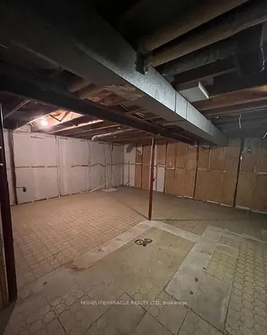 93 Greenbriar Road Brampton ON L6S 2A4