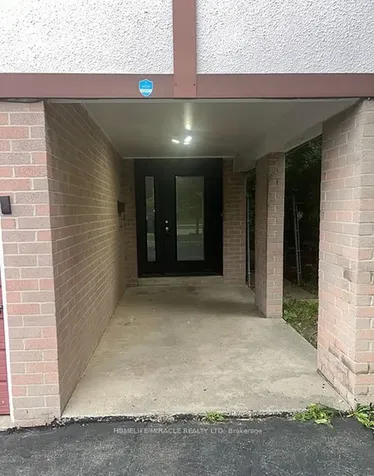 93 Greenbriar Road Brampton ON L6S 2A4