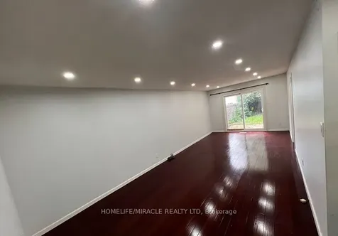 93 Greenbriar Road Brampton ON L6S 2A4