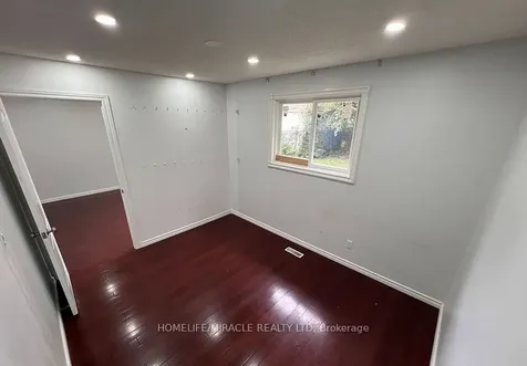 93 Greenbriar Road Brampton ON L6S 2A4