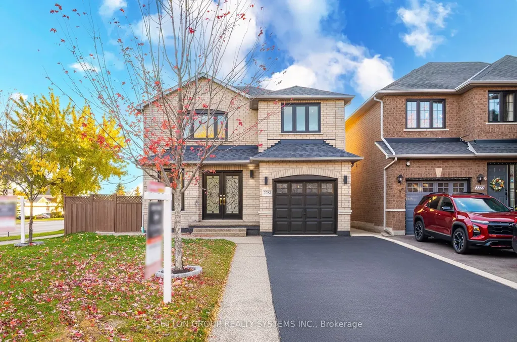 2281 Pell Crescent Oakville ON L6M 3T6