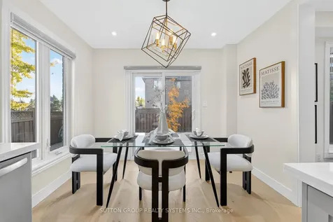 2281 Pell Crescent Oakville ON L6M 3T6