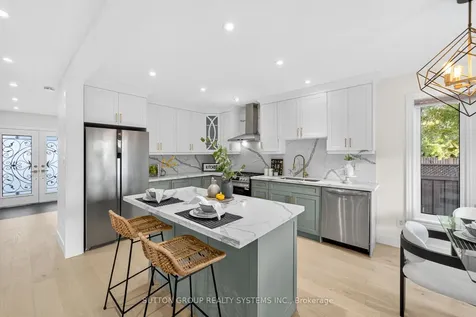 2281 Pell Crescent Oakville ON L6M 3T6