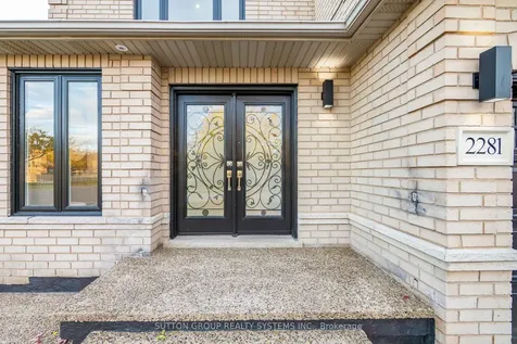 2281 Pell Crescent Oakville ON L6M 3T6