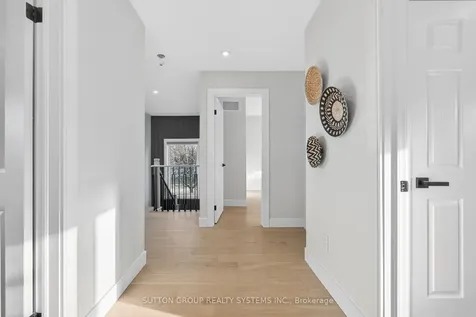 2281 Pell Crescent Oakville ON L6M 3T6