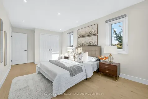 2281 Pell Crescent Oakville ON L6M 3T6