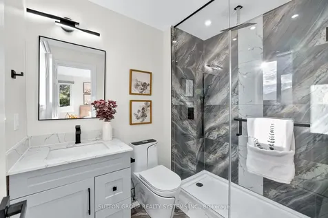 2281 Pell Crescent Oakville ON L6M 3T6