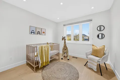 2281 Pell Crescent Oakville ON L6M 3T6