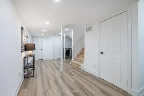2281 Pell Crescent Oakville ON L6M 3T6