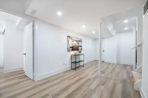 2281 Pell Crescent Oakville ON L6M 3T6