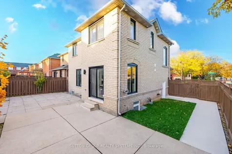 2281 Pell Crescent Oakville ON L6M 3T6