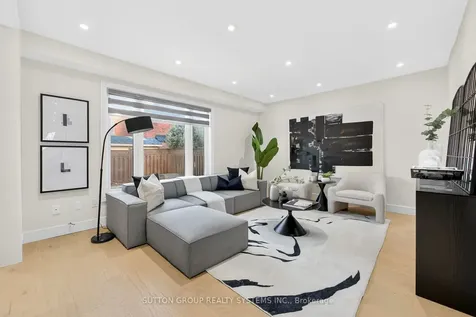 2281 Pell Crescent Oakville ON L6M 3T6