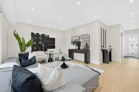 2281 Pell Crescent Oakville ON L6M 3T6