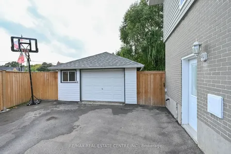 22 Morpeth Road Brampton ON L6W 2Z2