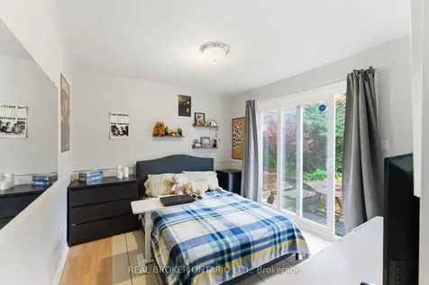 423 Donnybrook Road Oakville ON L6J 4Y2