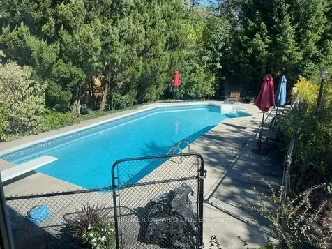 423 Donnybrook Road Oakville ON L6J 4Y2