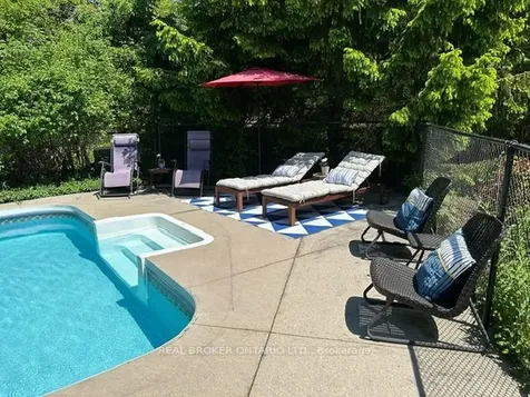 423 Donnybrook Road Oakville ON L6J 4Y2