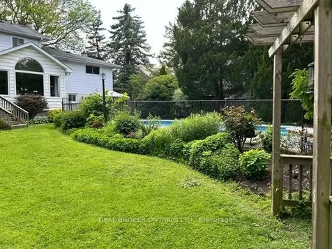 423 Donnybrook Road Oakville ON L6J 4Y2