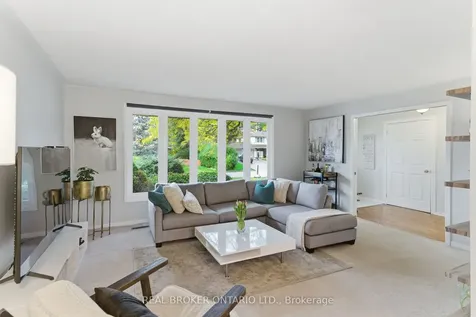 423 Donnybrook Road Oakville ON L6J 4Y2