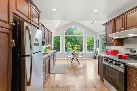 423 Donnybrook Road Oakville ON L6J 4Y2