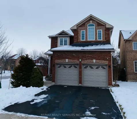 1 Daisy Court Brampton ON L7A 1J8