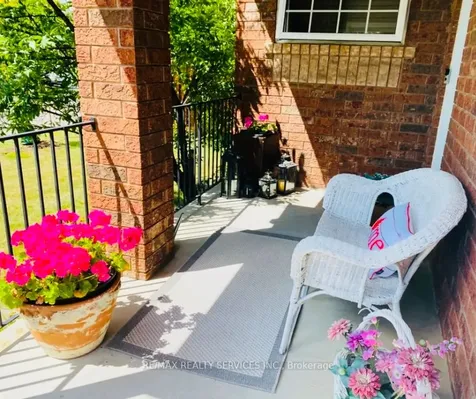 1 Daisy Court Brampton ON L7A 1J8