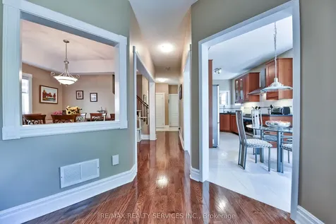 1 Daisy Court Brampton ON L7A 1J8