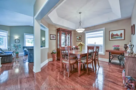 1 Daisy Court Brampton ON L7A 1J8