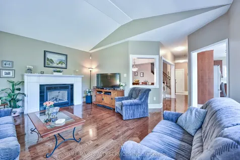 1 Daisy Court Brampton ON L7A 1J8