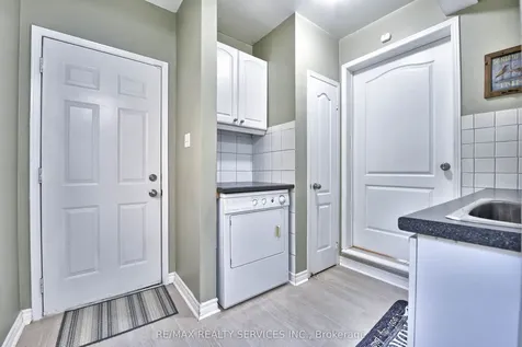 1 Daisy Court Brampton ON L7A 1J8