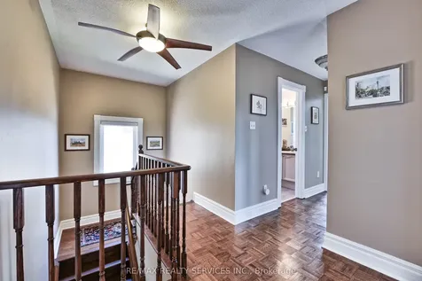 1 Daisy Court Brampton ON L7A 1J8