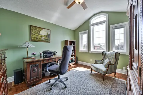 1 Daisy Court Brampton ON L7A 1J8