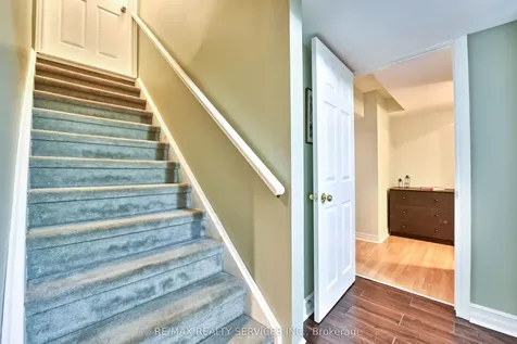 1 Daisy Court Brampton ON L7A 1J8