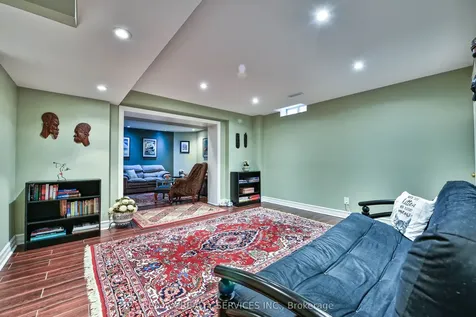 1 Daisy Court Brampton ON L7A 1J8