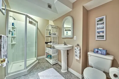 1 Daisy Court Brampton ON L7A 1J8