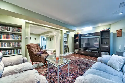 1 Daisy Court Brampton ON L7A 1J8