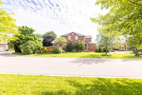 1 Daisy Court Brampton ON L7A 1J8