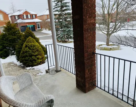 1 Daisy Court Brampton ON L7A 1J8