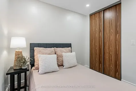 16 Marchmount Crescent Brampton ON L6S 2S9