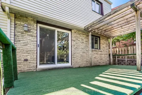 16 Marchmount Crescent Brampton ON L6S 2S9