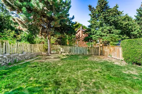 16 Marchmount Crescent Brampton ON L6S 2S9