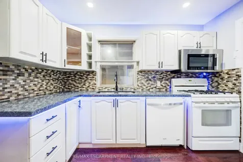 61 Clarence Street Brampton ON L6W 1S4