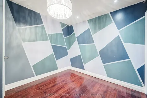 61 Clarence Street Brampton ON L6W 1S4