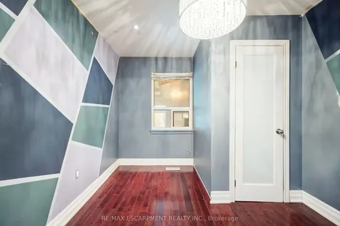 61 Clarence Street Brampton ON L6W 1S4