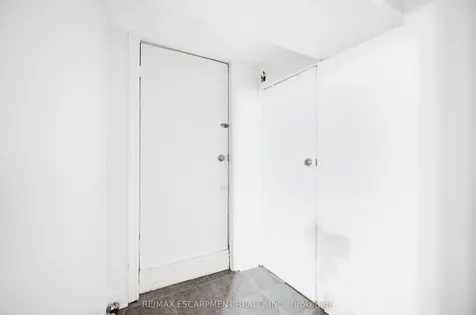 61 Clarence Street Brampton ON L6W 1S4