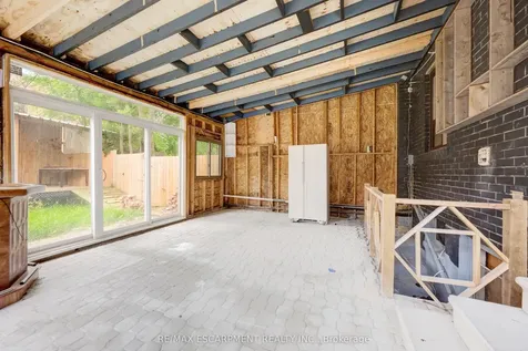 61 Clarence Street Brampton ON L6W 1S4