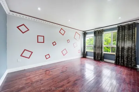 61 Clarence Street Brampton ON L6W 1S4