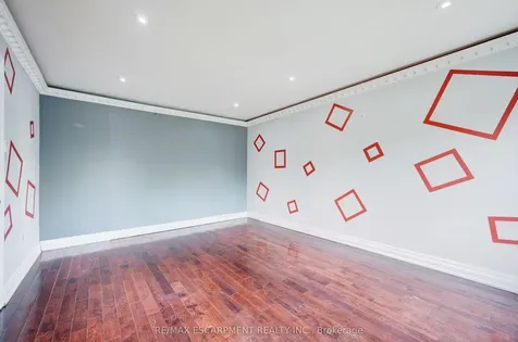 61 Clarence Street Brampton ON L6W 1S4