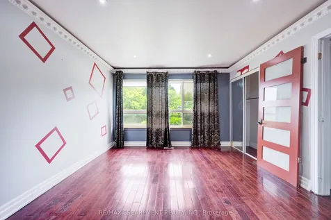 61 Clarence Street Brampton ON L6W 1S4