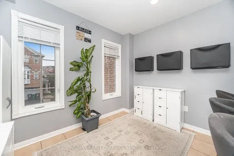 271 Richvale Drive S Brampton ON L6Z 4W7